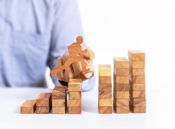 企業(yè)戰(zhàn)略規(guī)劃的步驟是什么？如何落地實施？