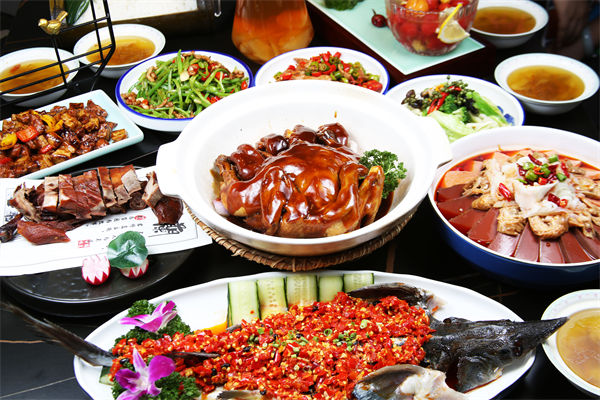 今年擴(kuò)消費(fèi)怎么干？各大企業(yè)如何根據(jù)政策發(fā)力？
