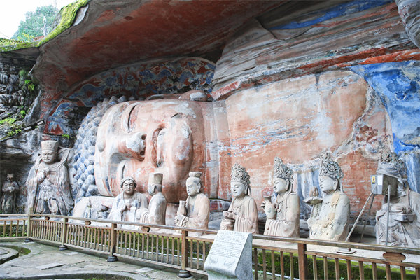 重慶戰(zhàn)略咨詢公司怎樣幫企業(yè)撕開(kāi)市場(chǎng)競(jìng)爭(zhēng)的突破口？