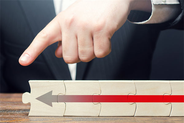 戰略執行層層衰減，集團管控如何確保目標精準落地？