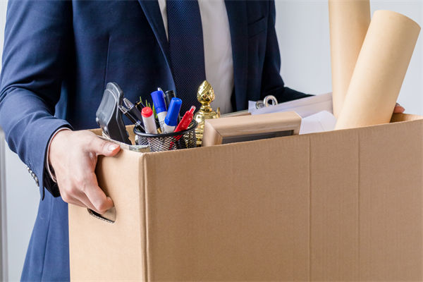 薪酬對標市場卻留不住骨干，長期機制如何設計？